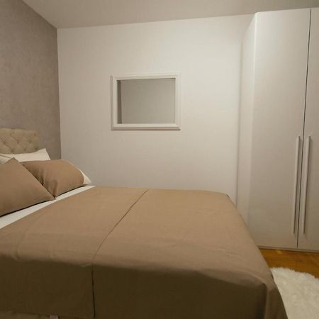Apartman Sunset Sremska Mitrovica Exterior foto