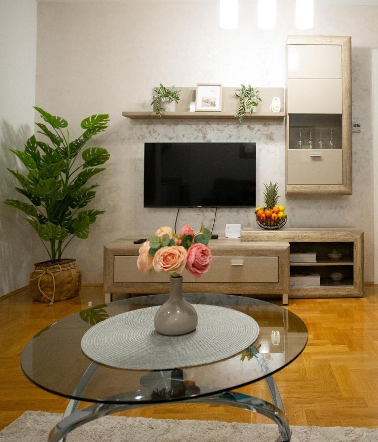 Apartman Sunset Sremska Mitrovica Exterior foto
